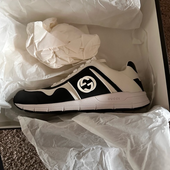 All shoes are so separate size 11 all our authentic - Picture 6 of 8